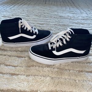 Classic Old School Sk8-Hi High Top Vans - Black and White Women’s size 6.5